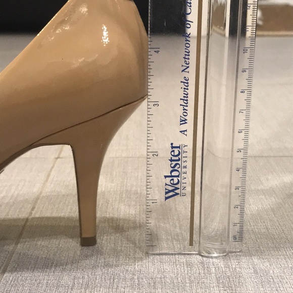 Michael Kors Tan 3 Inch High Heel - Picture 5 of 6